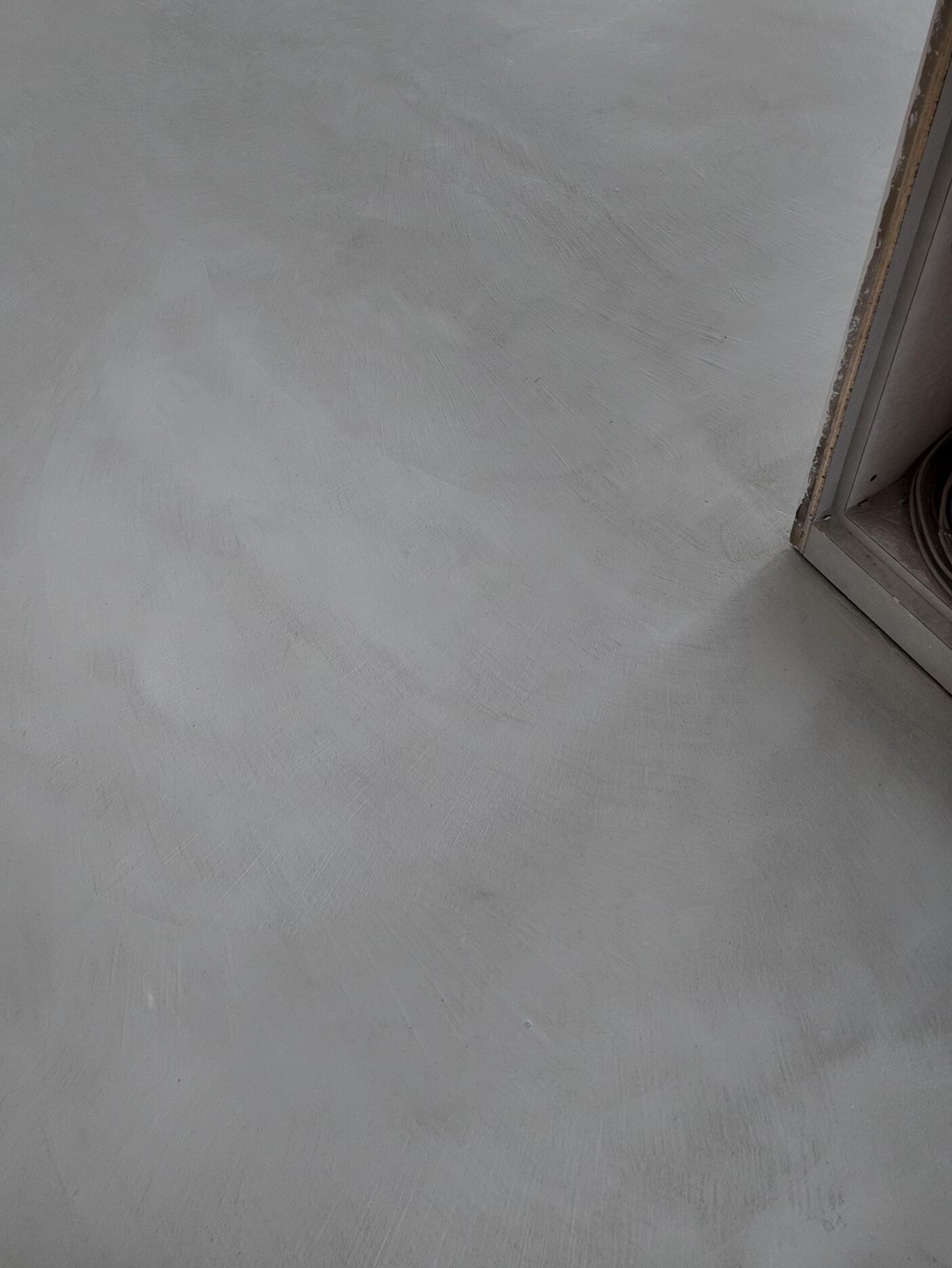Raw and Cloudy microcement finish